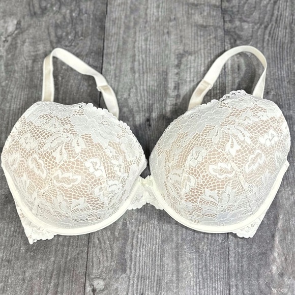 Torrid Ivory Lace Push-Up Plunge Bra [001] - Picture 1 of 7